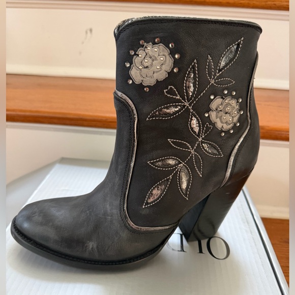 Old Gringo Merillyn Black Floral Embroidered Heeled Boots - Picture 2 of 7